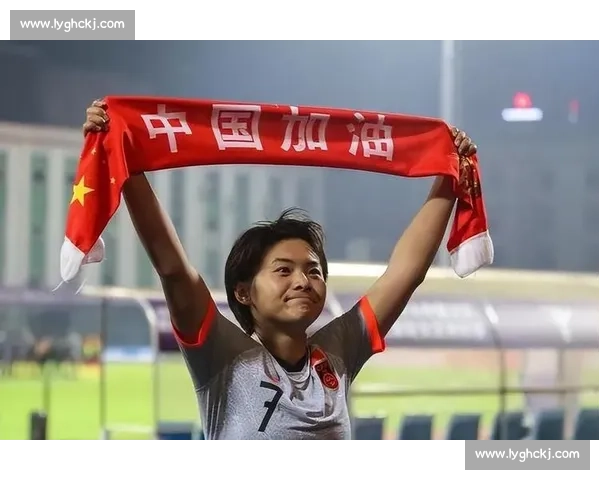 中国女足热身赛 3-0 青岛西海岸女足 王霜领衔锋线建功 新战术初见成效 中国女足热身赛 3-0 青岛西海岸女足 王霜领衔锋线建功 新战术初见成效