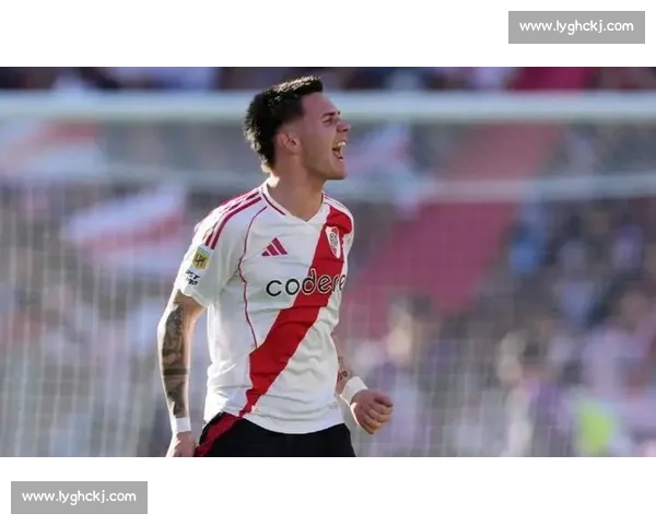 帕雷德斯盛赞马斯坦托诺：17 岁天才中场的全能表现令人惊叹