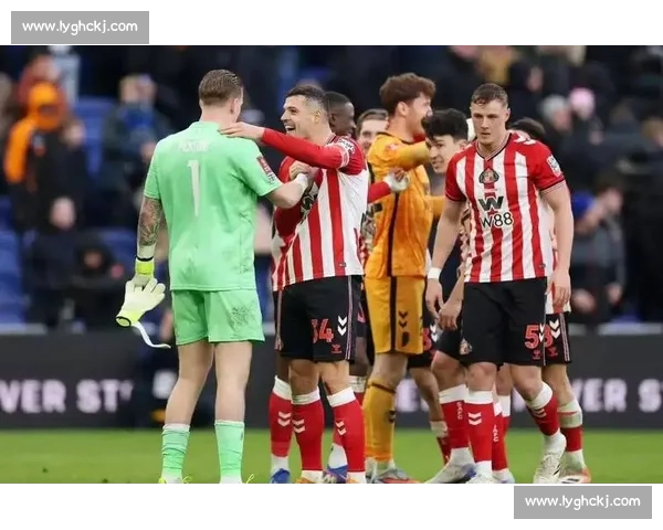 桑德兰主场迎战利物浦英超焦点之夜攻防博弈前瞻豪门争夺三分悬念