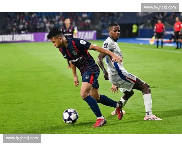 申花迎战珀斯关键一役展现中澳足球实力碰撞之夜焦点对决引爆亚冠赛场