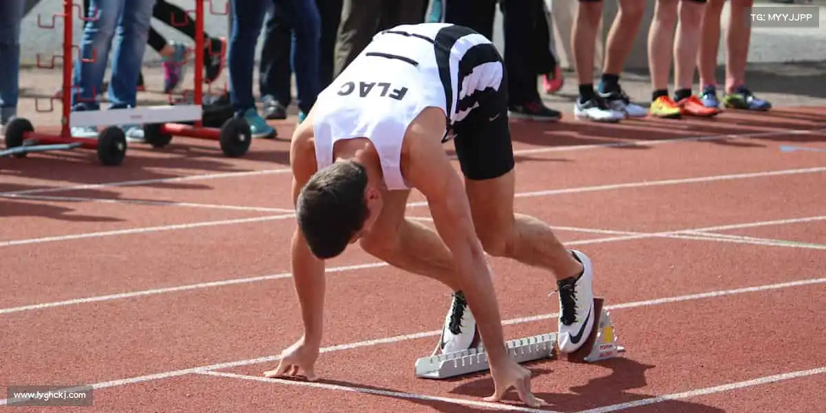 <strong>ued官网</strong>🧗‍♂️攀登吧！顶峰的风景属于勇敢者！